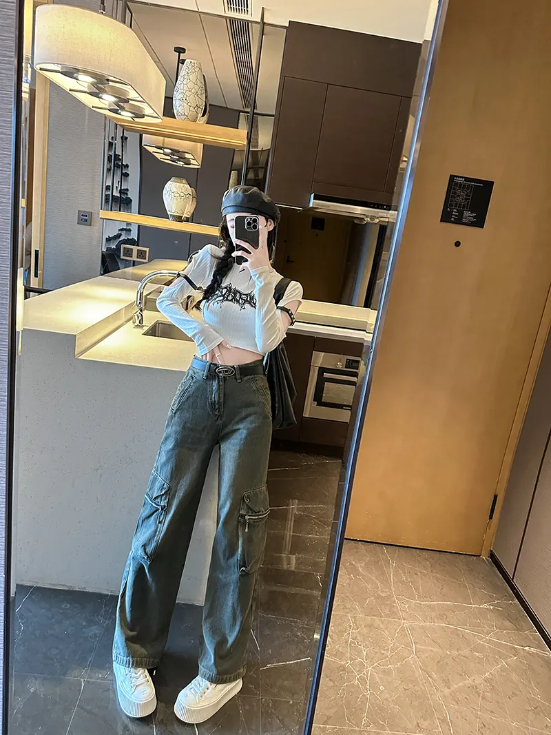 Wide-Leg High-Rise Multi-Pocket Jeans — Product details 1