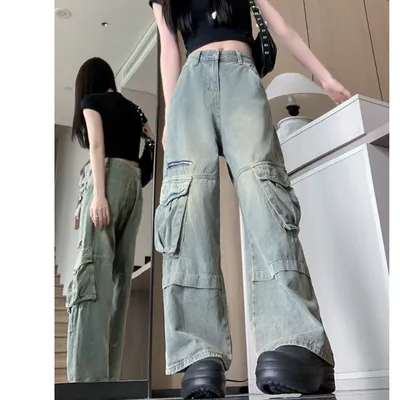 Calça Jeans pernas largas com lavagem vintage com múltiplos bolsos Feminina — view 6