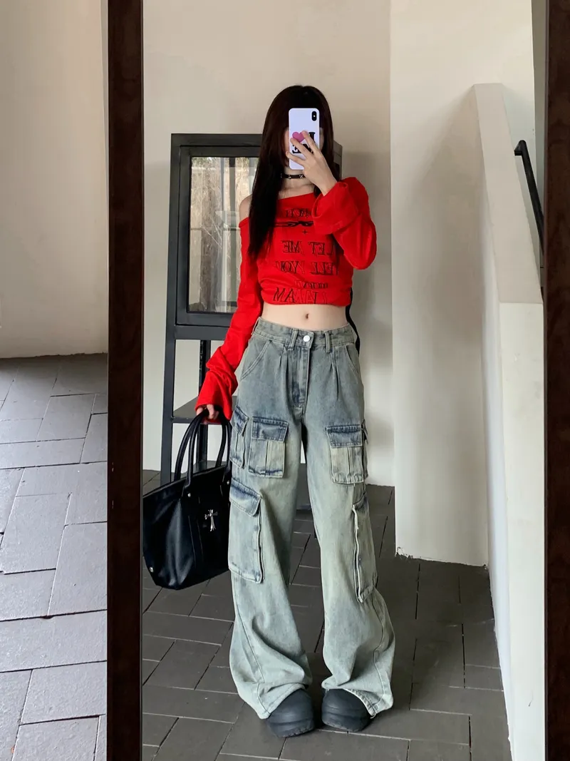 Calça Cargo pernas largas de cintura baixa com múltiplos bolsos Feminina — Detalhes do produto 3