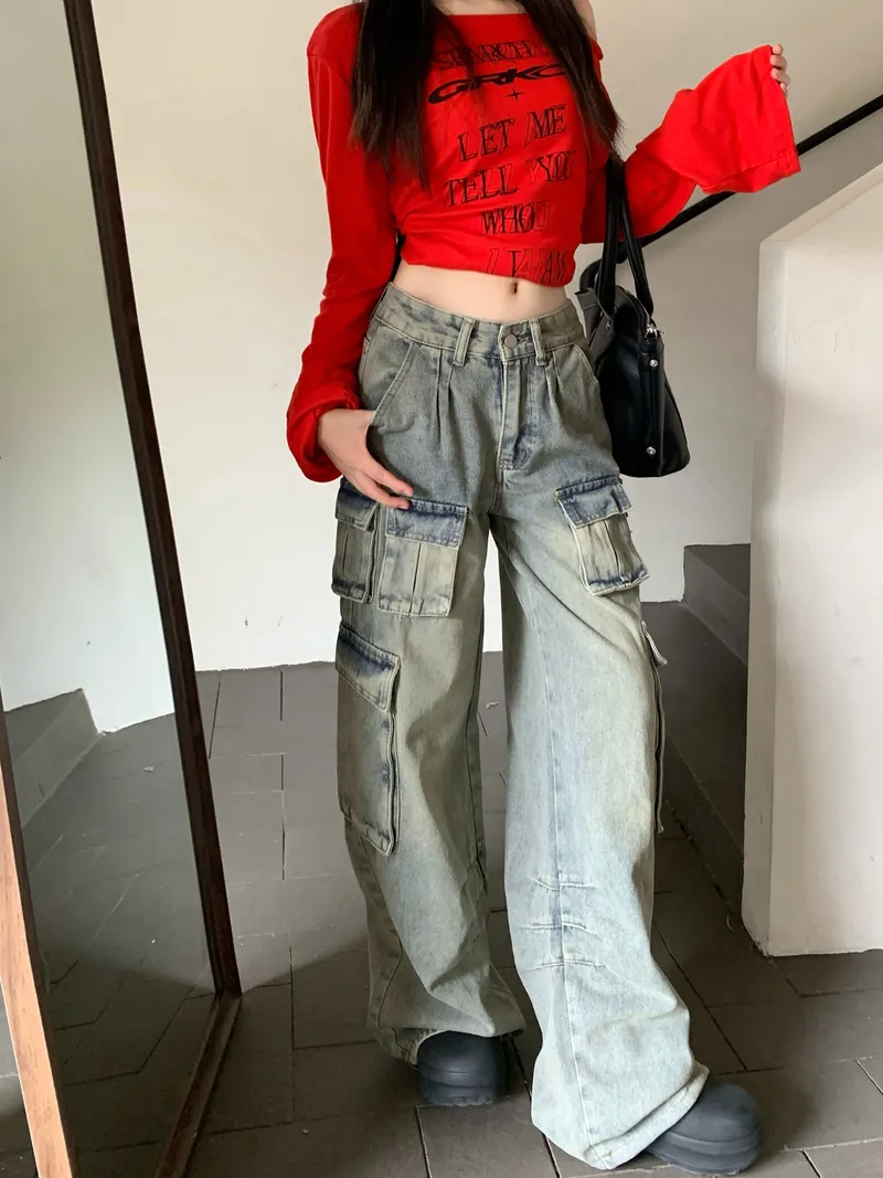 Calça Cargo pernas largas de cintura baixa com múltiplos bolsos Feminina — Detalhes do produto 6