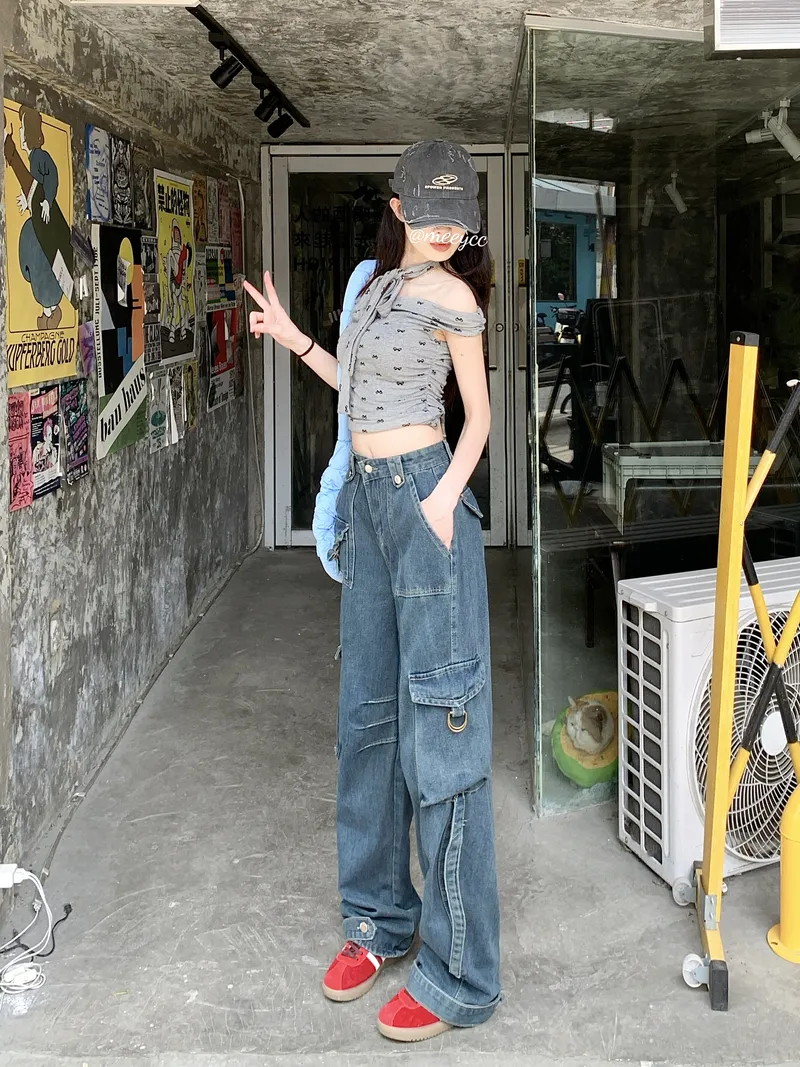 Calça Jeans pernas largas de cintura alta com múltiplos bolsos Feminina — Detalhes do produto 6
