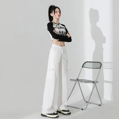Calça Cargo com múltiplos bolsos Feminina — view 4