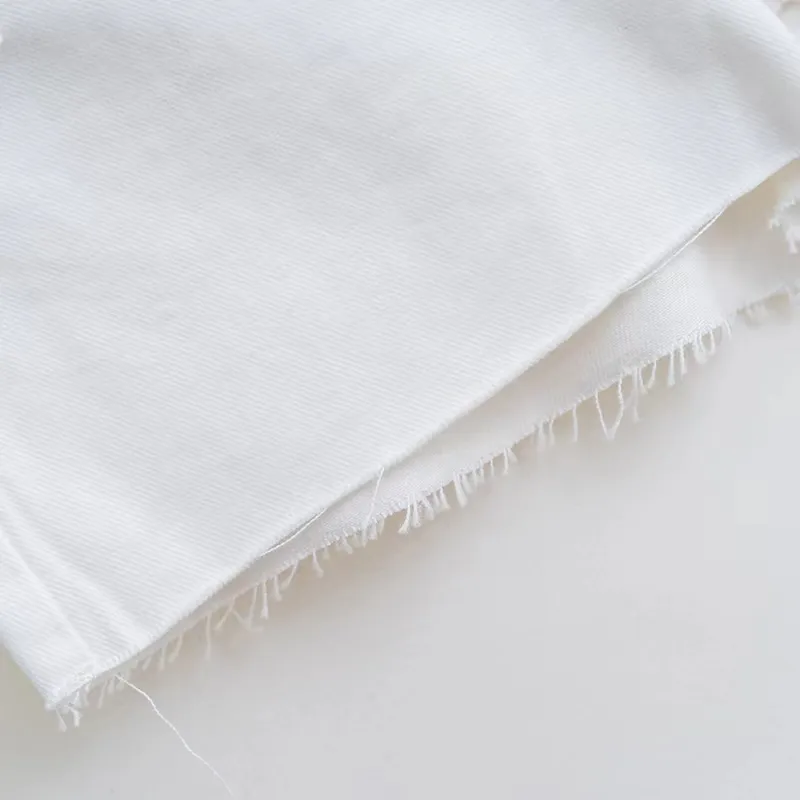 Jeans con rasguños para mujer — Detalles del producto 3